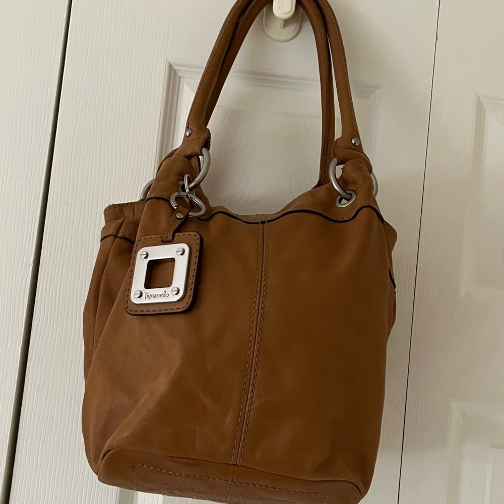 Tignanello caramel hobo